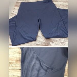 Victoria Sport Blue-Grey Knockout Capris - Medium